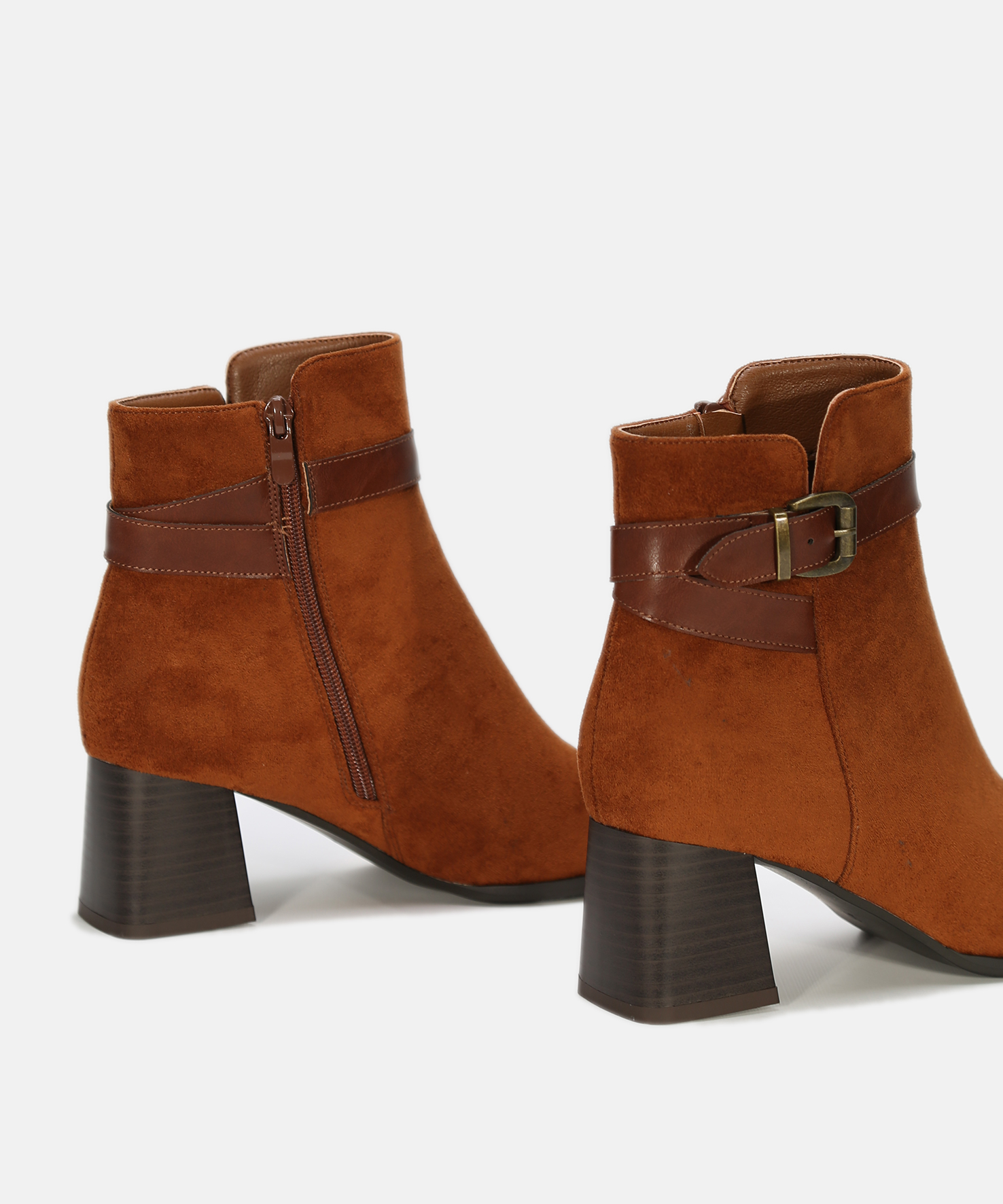 Botines marrones tac&oacute;n hebilla image number null